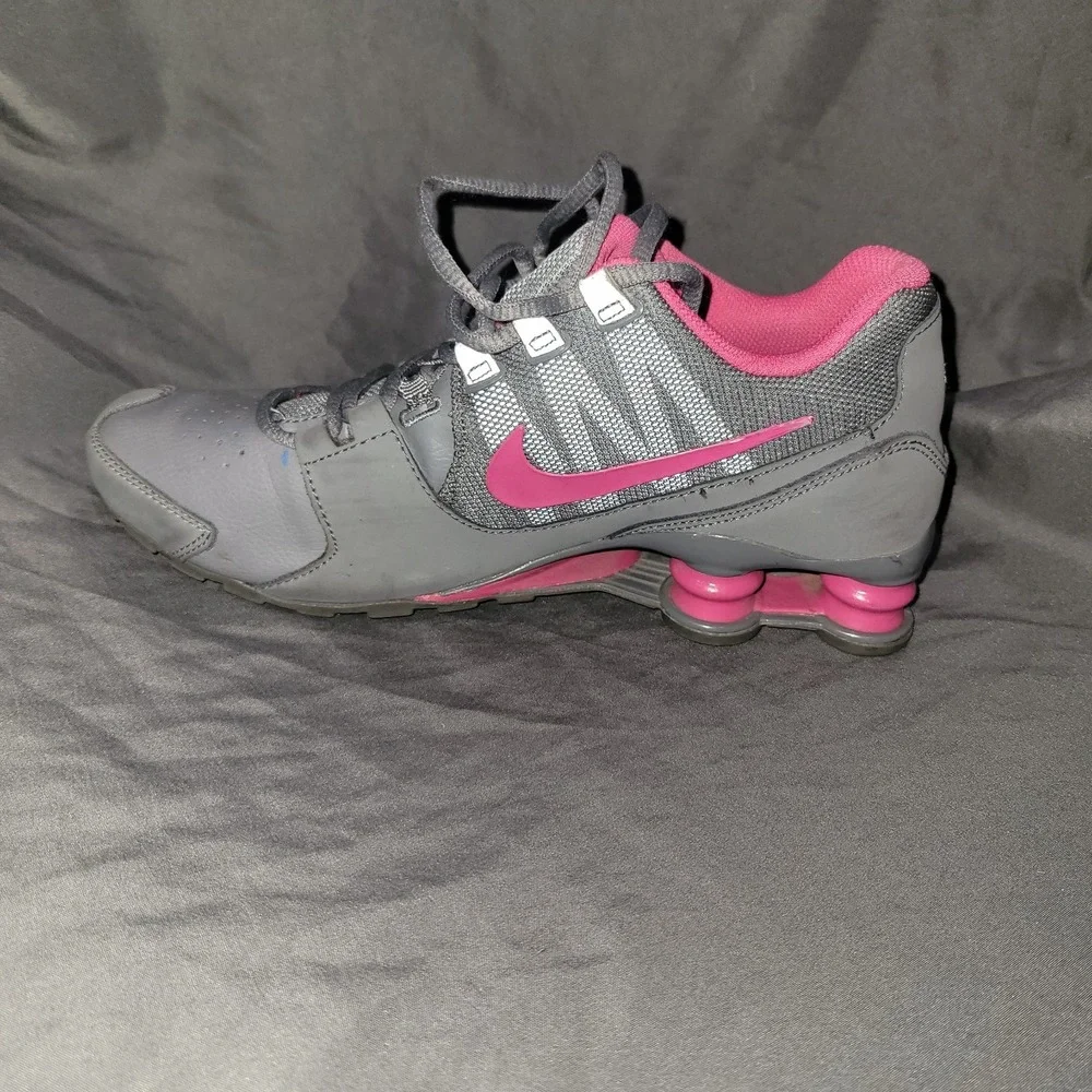 2016 Nike Shox Avenue Cool Grey Vivid Pink Youth Running Shoes Size 6Y